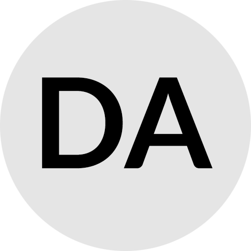 DA